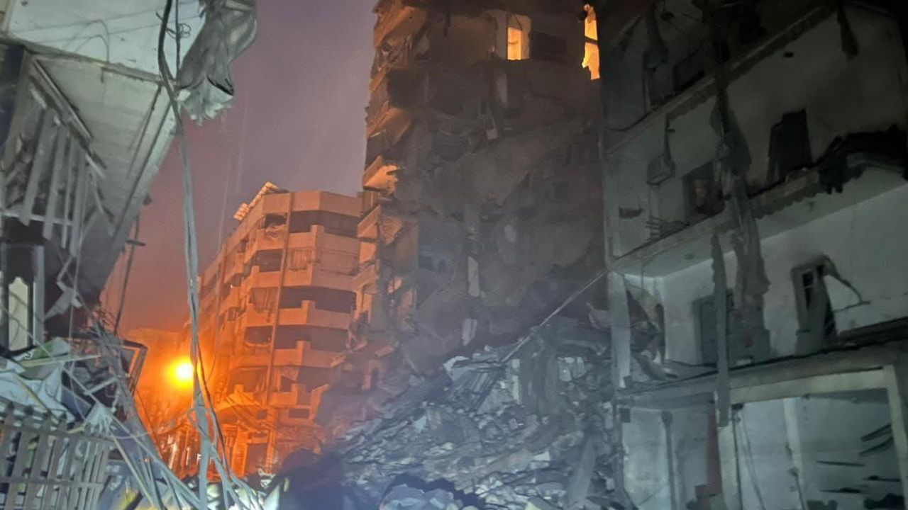 İsrail Beyrut'u şiddetli saldırılarla hedef aldı