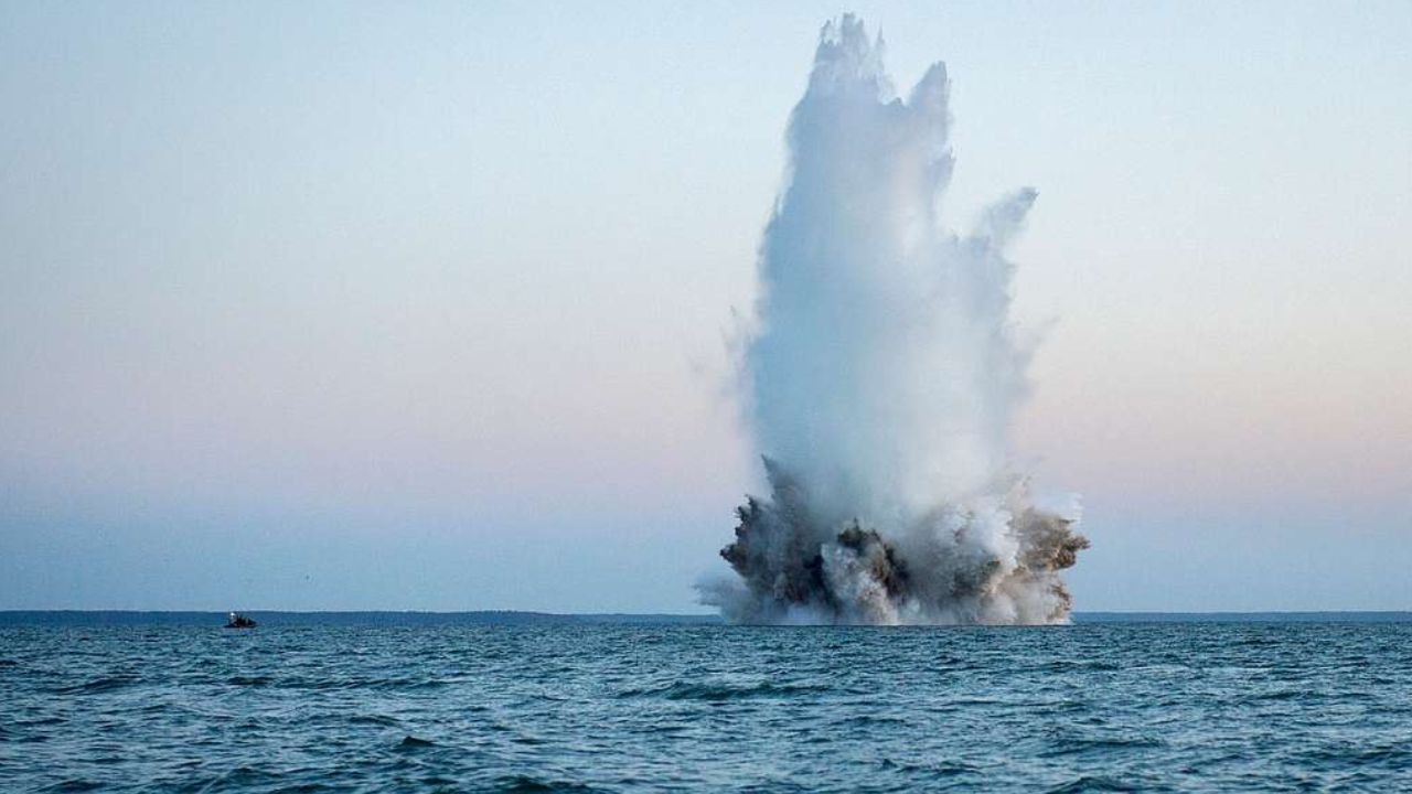 "İran Hürmüz Boğazı'na mayın döşemeye hazırlanıyor"