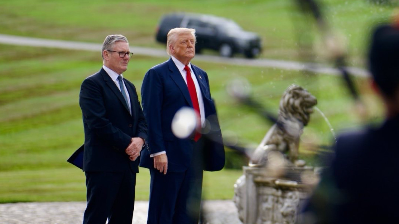 İngiltere Başbakanı Starmer: Orta Doğu'daki savaşa sürüklenmeyeceğiz