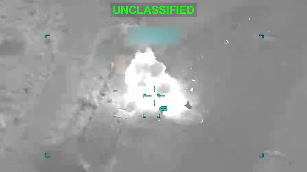 ABD Hürmüz Boğazı çevresindeki İran füze üslerini vurdu