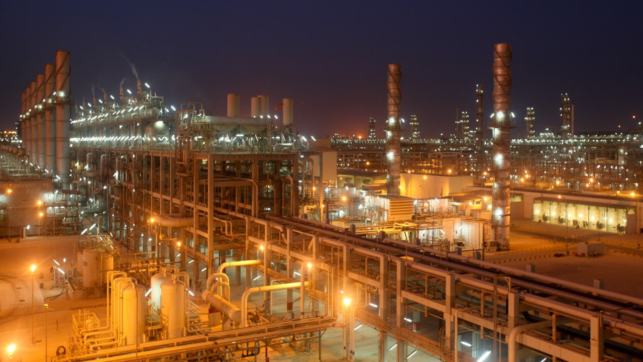 İran Katar’ın enerji merkezini vurdu