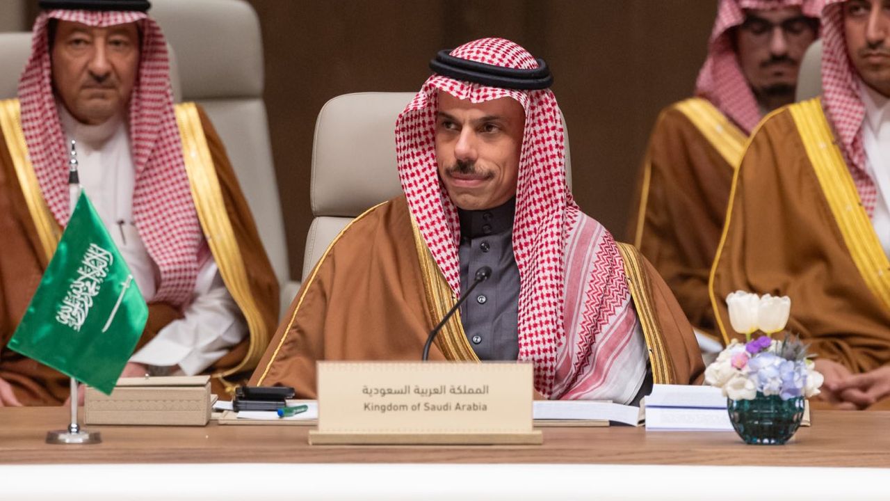 Suudi Arabistan: İran'a karşı saldırı düzenleme hakkımız var