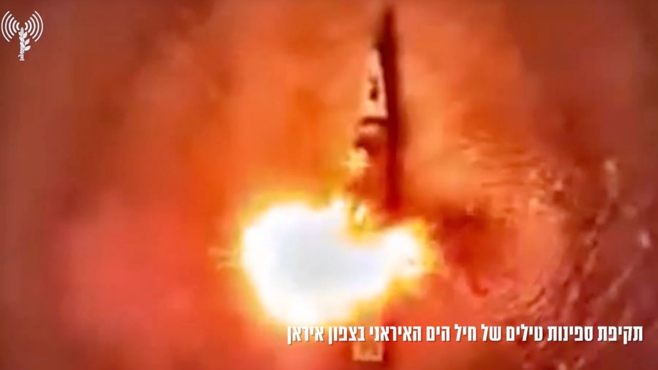 İsrail Hazar Denizi'nde İran donanmasını vurdu