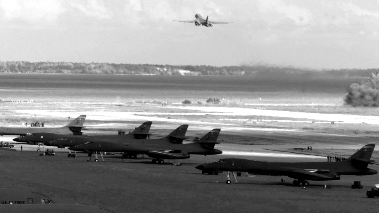 İran Diego Garcia'daki İngiliz üssünü hedef aldı