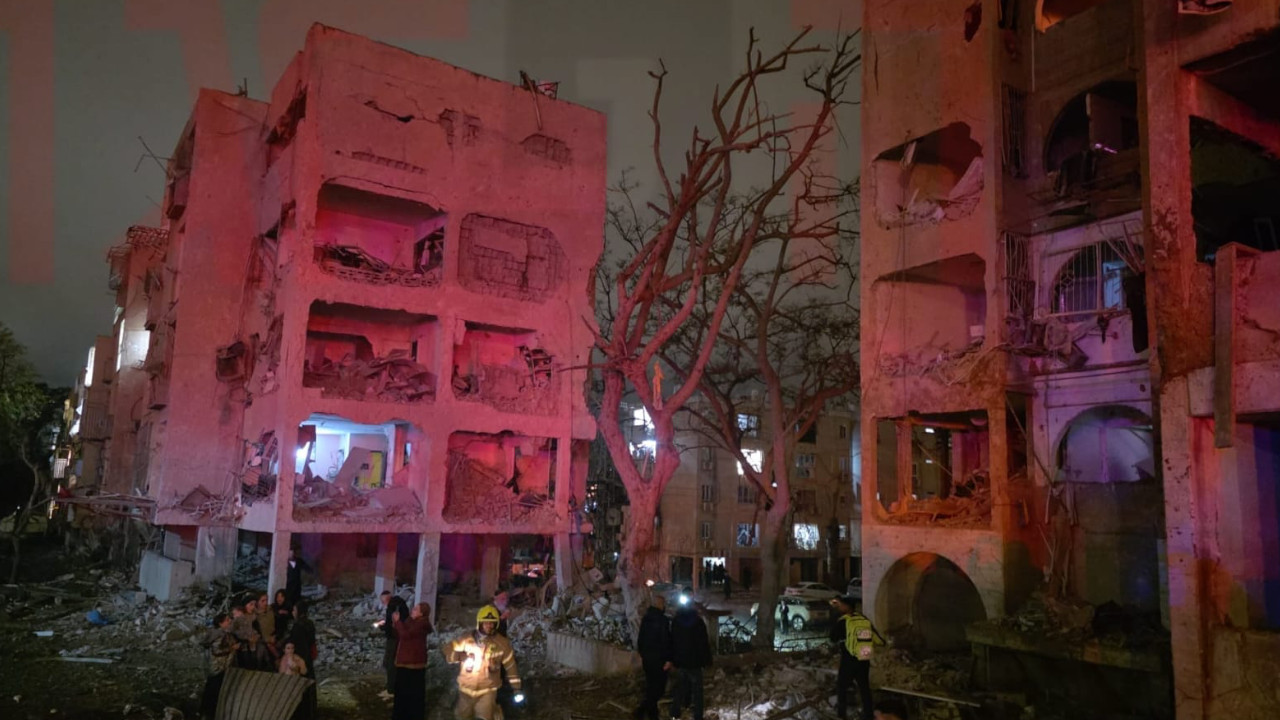 İran füzeleri İsrail'in güney kentlerini vurdu: En az 139 yaralı