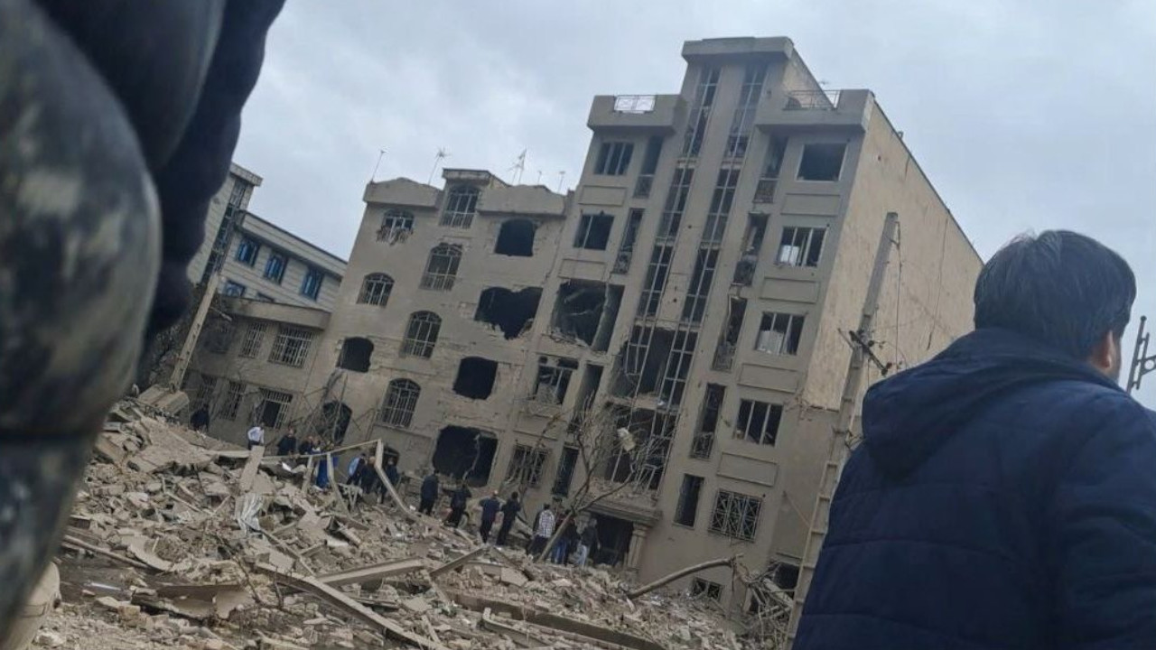 İran medyası: Tahran, savaşın başından bu yana en şiddetli saldırılara maruz kalıyor