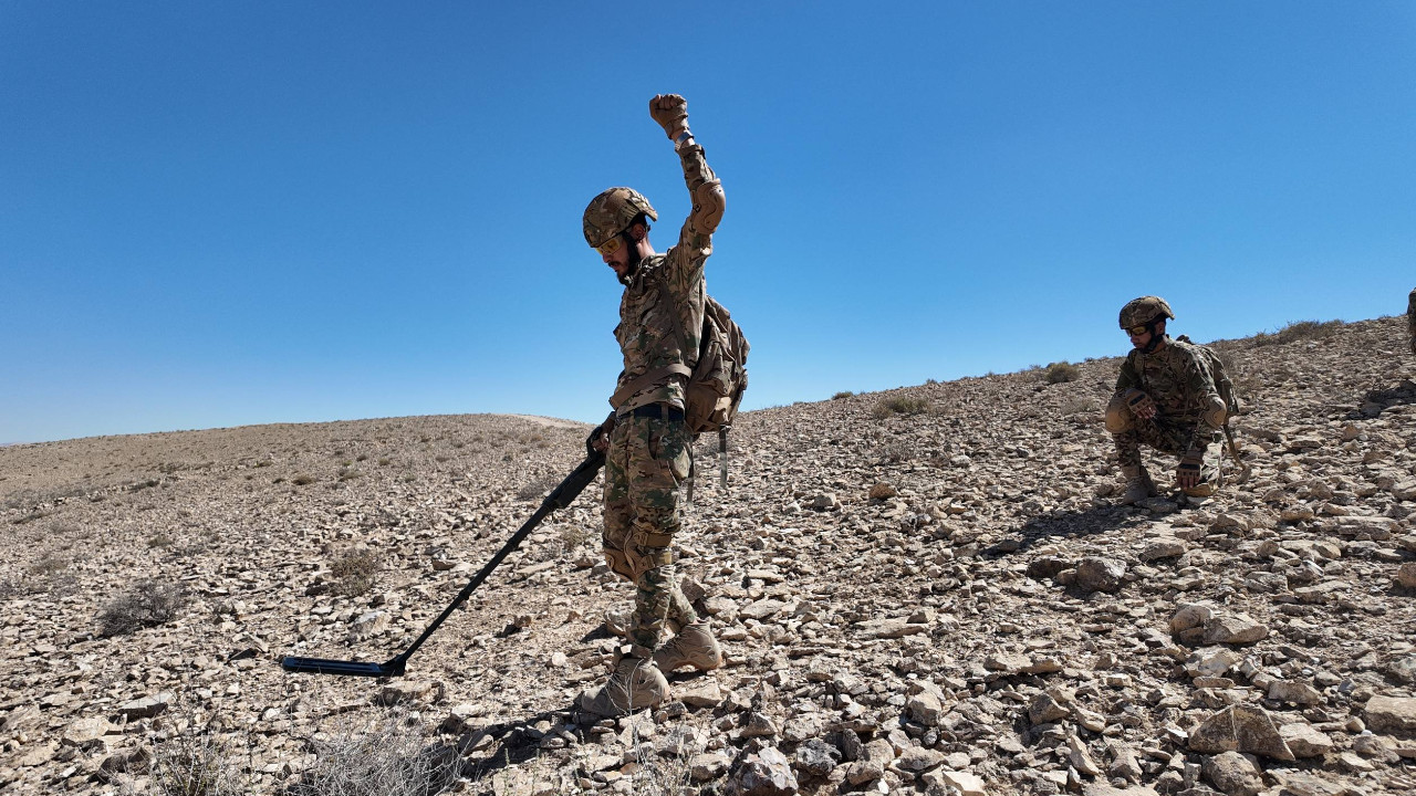 Suriye ordusu: Haseke'deki bir üs, Irak'tan fırlatılan 5 roketle hedef alındı