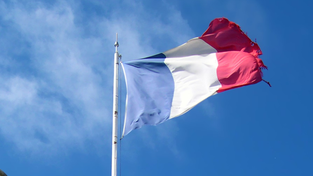 Fransa, İsrail’e silah taşıyan ABD uçaklarına hava sahasını kapattı