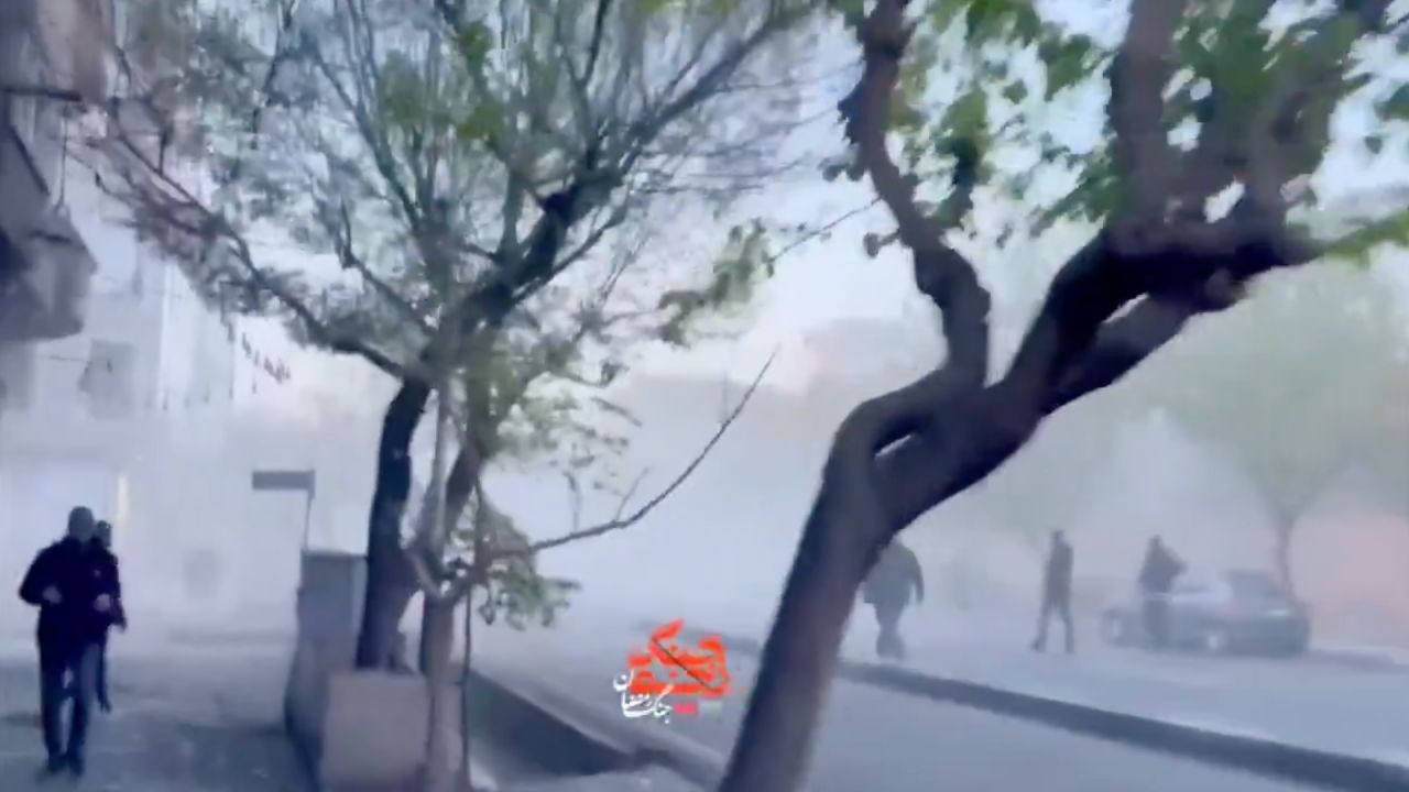 ABD Tahran'daki eski Amerikan Büyükelçiliğini bombaladı