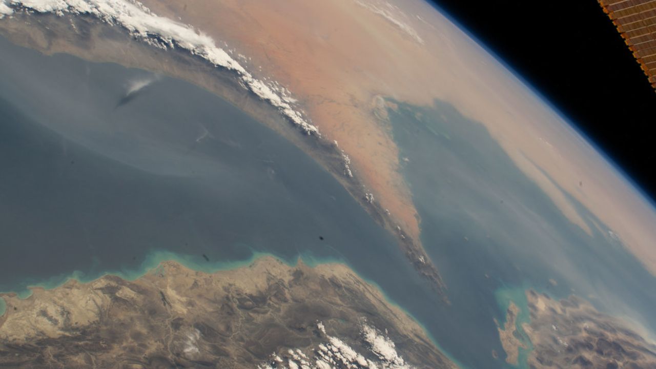 İran: Hürmüz Boğazı'nı iki haftalık süreyle açacağız