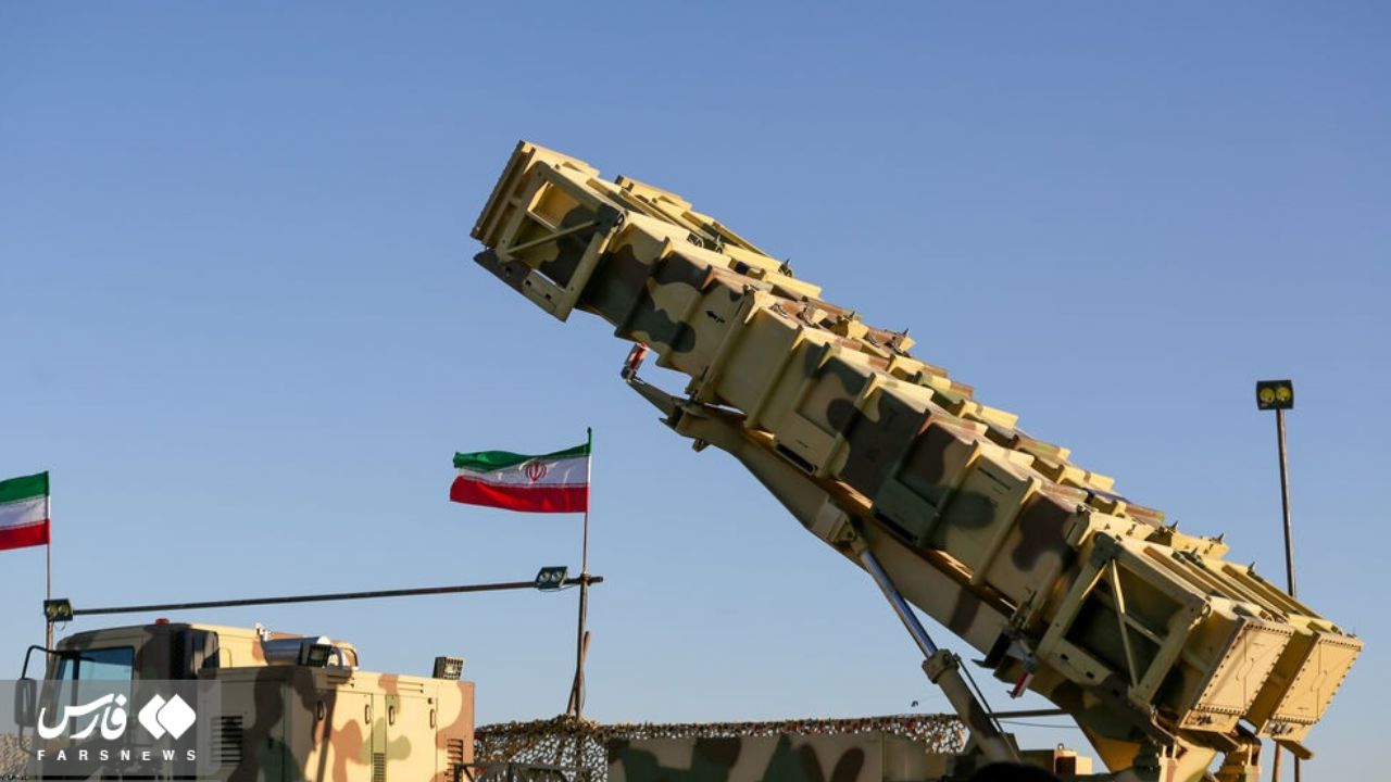 İran: Hürmüz'den geçmeye çalışan askeri gemilere sert karşılık vereceğiz