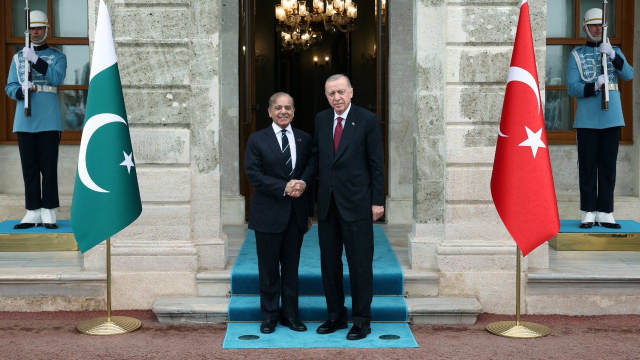 Pakistan Başbakanı Şahbaz Şerif diplomasi turunda