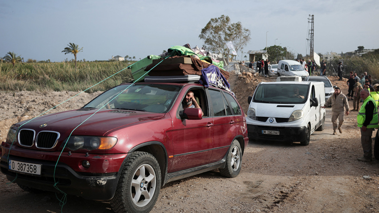 Ateşkes sonrası on binlerce Lübnanlı evlerine dönmeye başladı