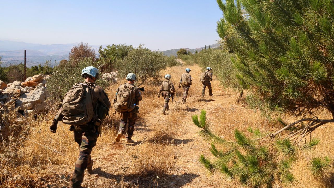 Lübnan'da bir Fransız askeri öldürüldü