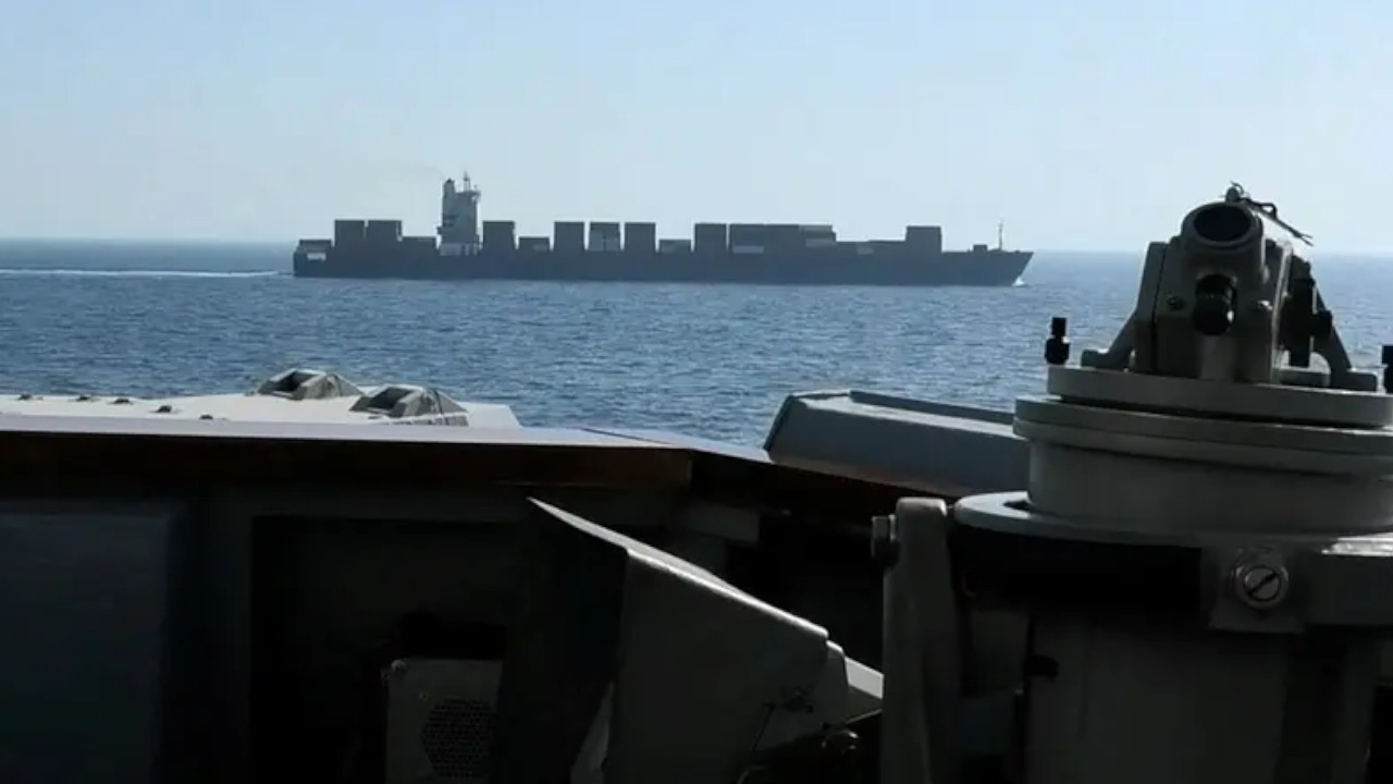 ABD, İran bayraklı gemiye ateş açıp el koydu