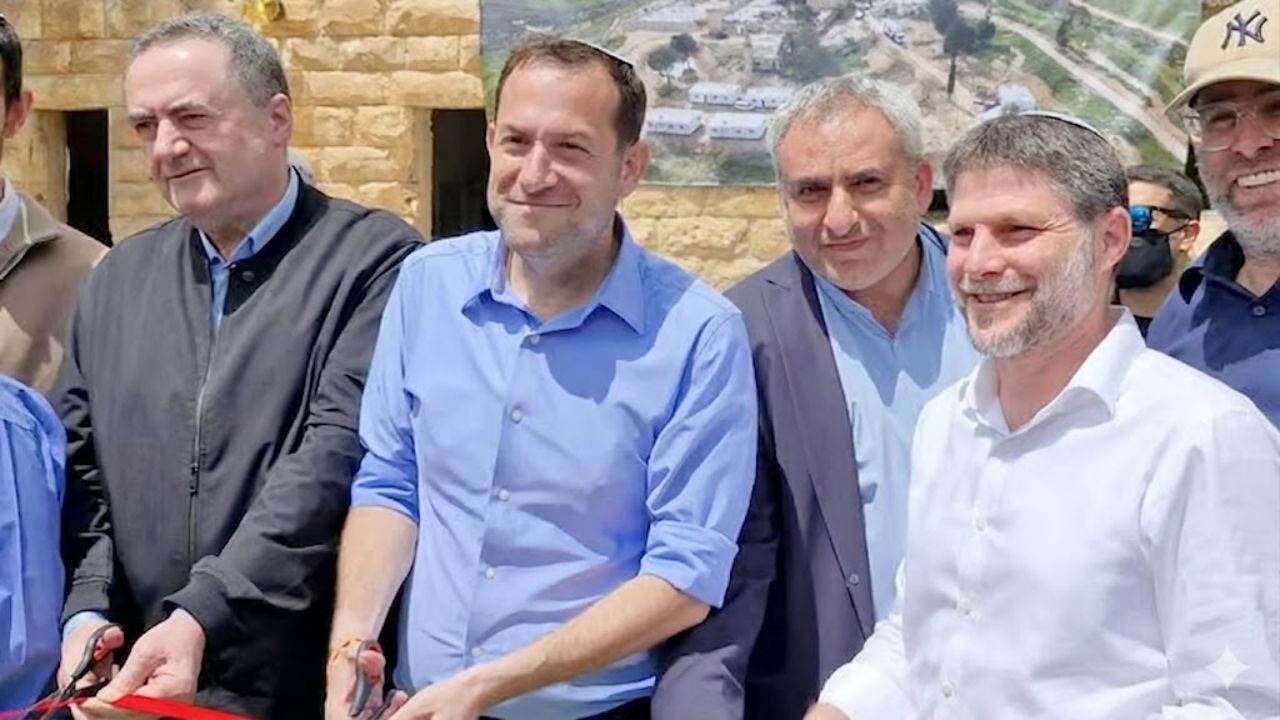 İsrail Batı Şeria'da 20 yıl önce boşaltılan Yahudi yerleşimini yeniden açtı