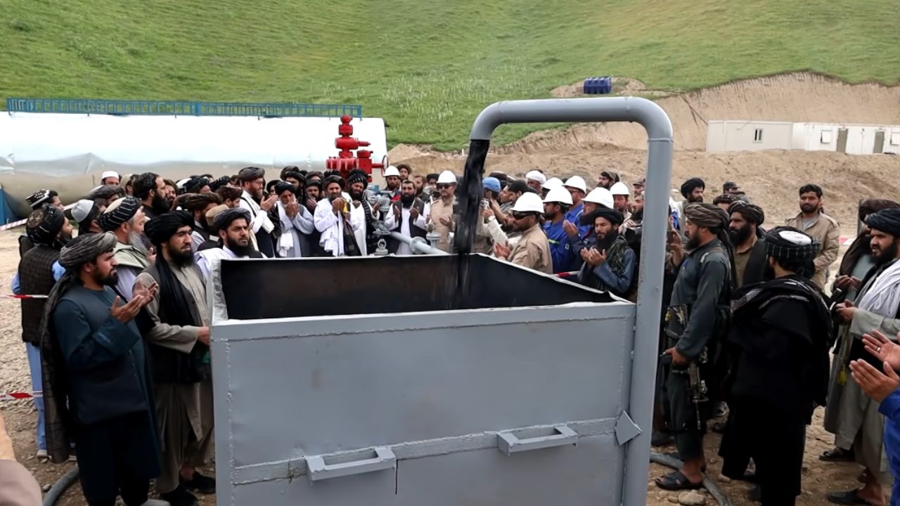 Afganistan'da beş petrol kuyusu daha faaliyete geçti