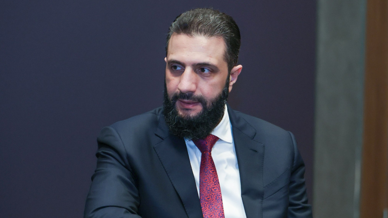 Ahmed Şara’dan Deyrizor halkına özür