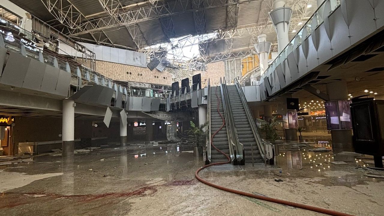 İran, Kuveyt Uluslararası Havalimanı'nı vurdu
