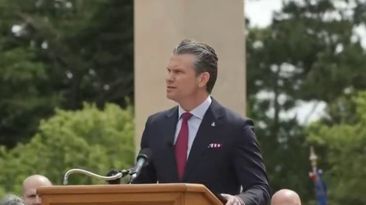 ABD Savunma Bakanı Hegseth: Avrupa yeni bir işgal ile karşı karşıya