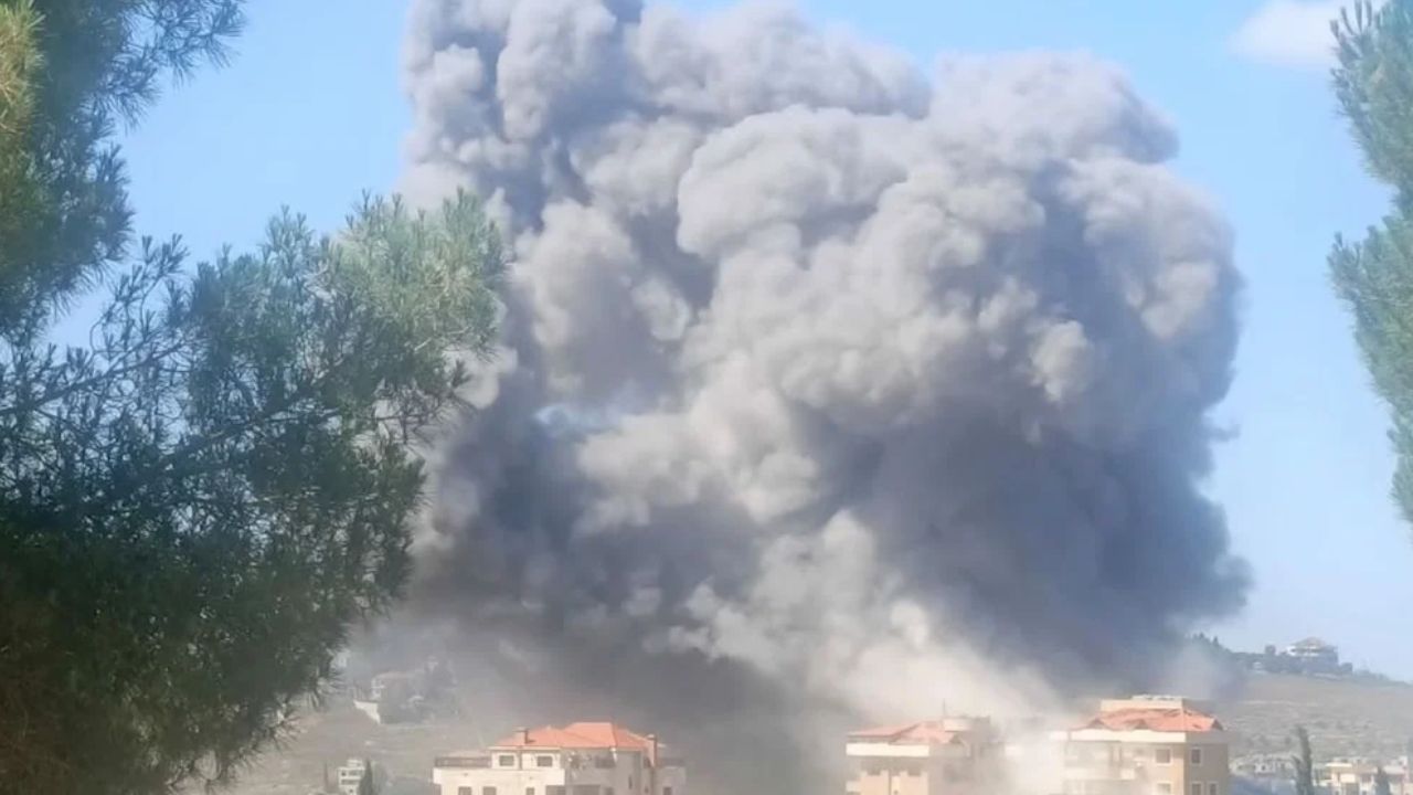 İsrail Lübnan'ı yoğun hava saldırılarıyla hedef aldı: 18 ölü 33 yaralı