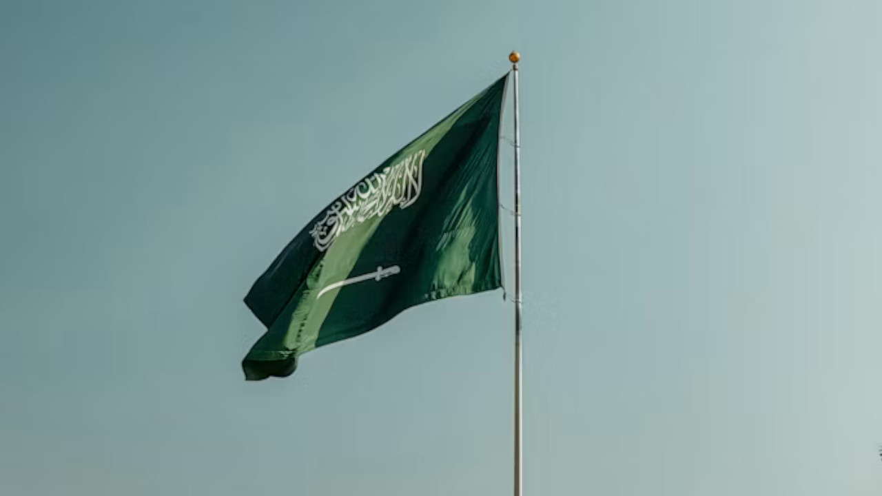 Katar ve Suudi Arabistan, İsrail'in Suriye saldırılarını kınadı