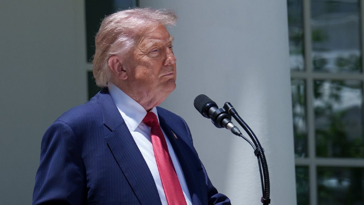 Trump, Hürmüz Boğazı'ndan geçen gemilerden ücret alma planından geri adım attı