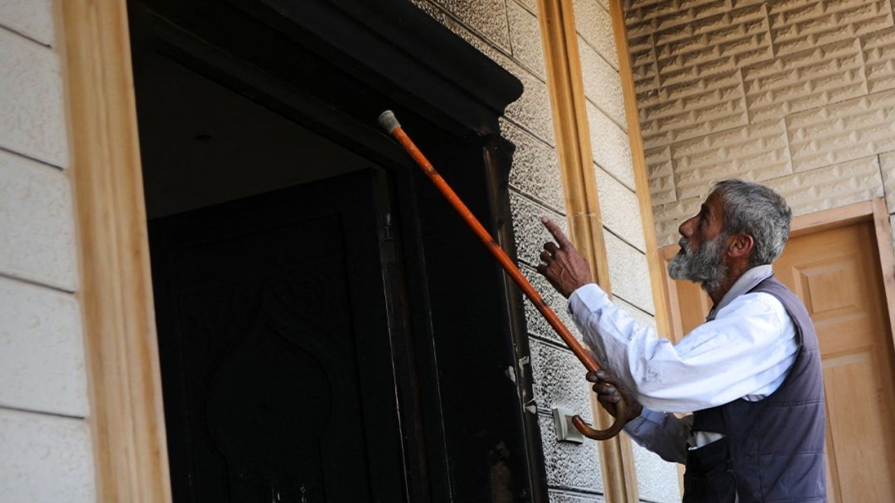 Yahudi işgalciler Batı Şeria'da bir camiyi ateşe verdi
