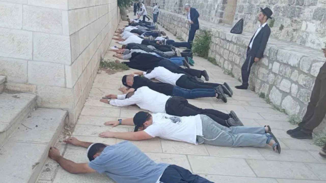 Yahudiler Mescid-i Aksa'ya baskın düzenledi, Batı Şeria'da onlarca Filistinli gözaltına alındı
