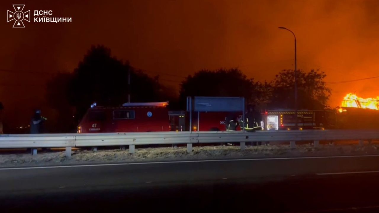 Rusya Kiev'de mühimmat deposunu vurdu, 37 kişi öldü