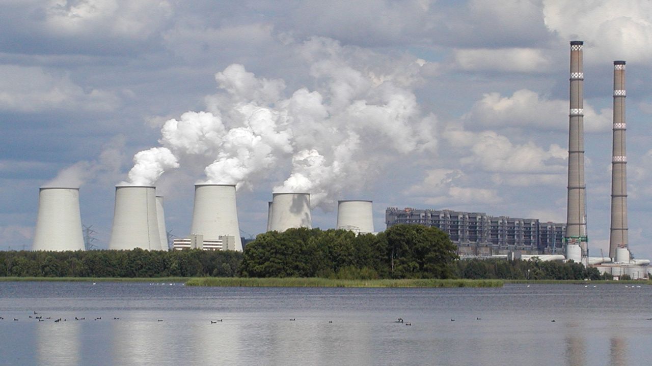 Almanya'da enerji santraline roketli saldırı