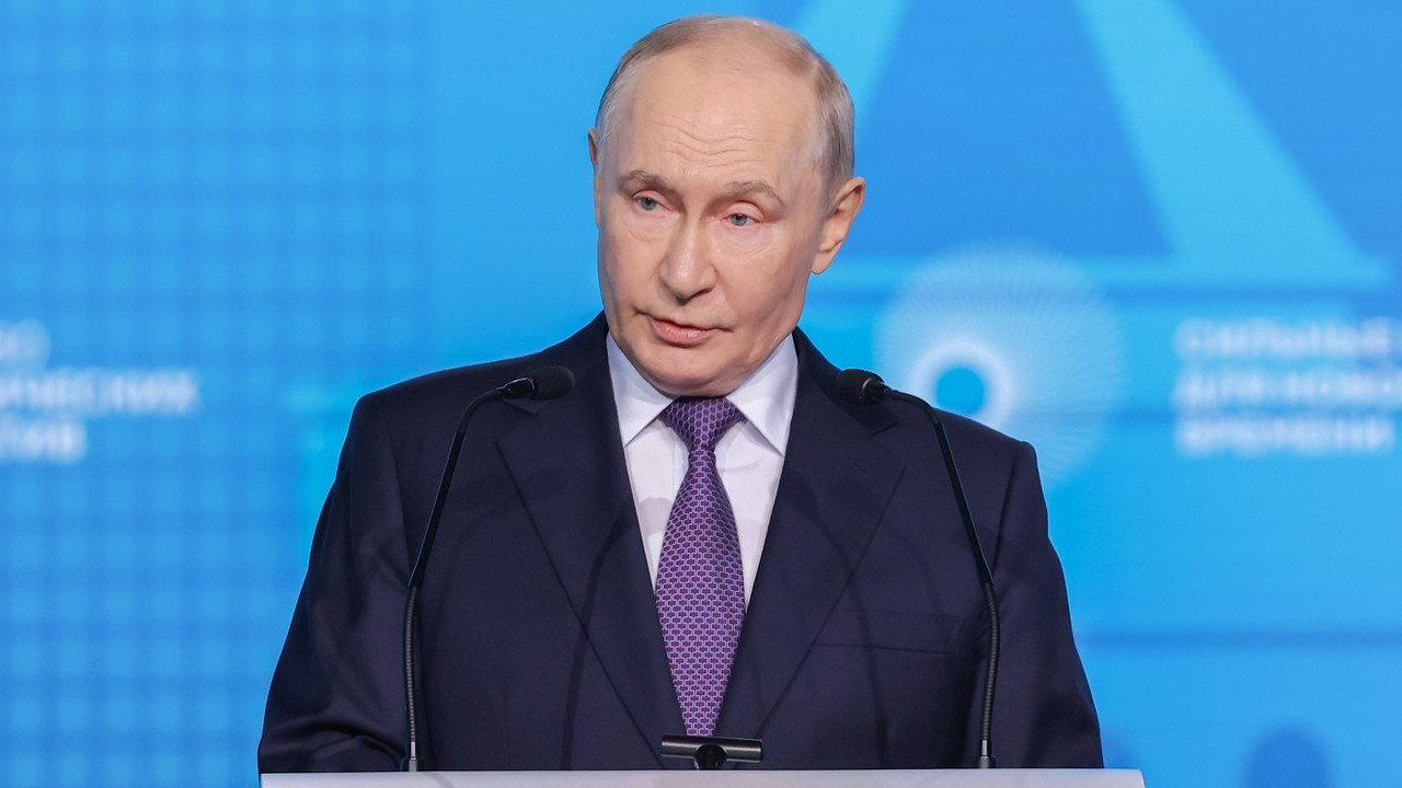 Putin sahadaki üstünlüğünü ilan etti, Zelenskiy Rusya için hava sahası uyarısı yaptı