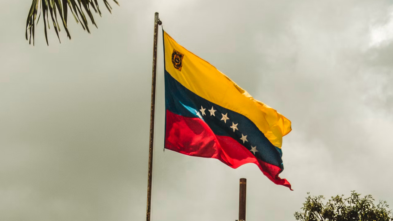 Trump'ın 100 milyar dolarlık "Venezuela petrolü" planı tartışmaların odağında