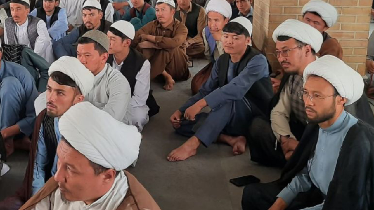 Afganistan İslam Emirliği yönetimi Şiilere ait merkeze el koydu