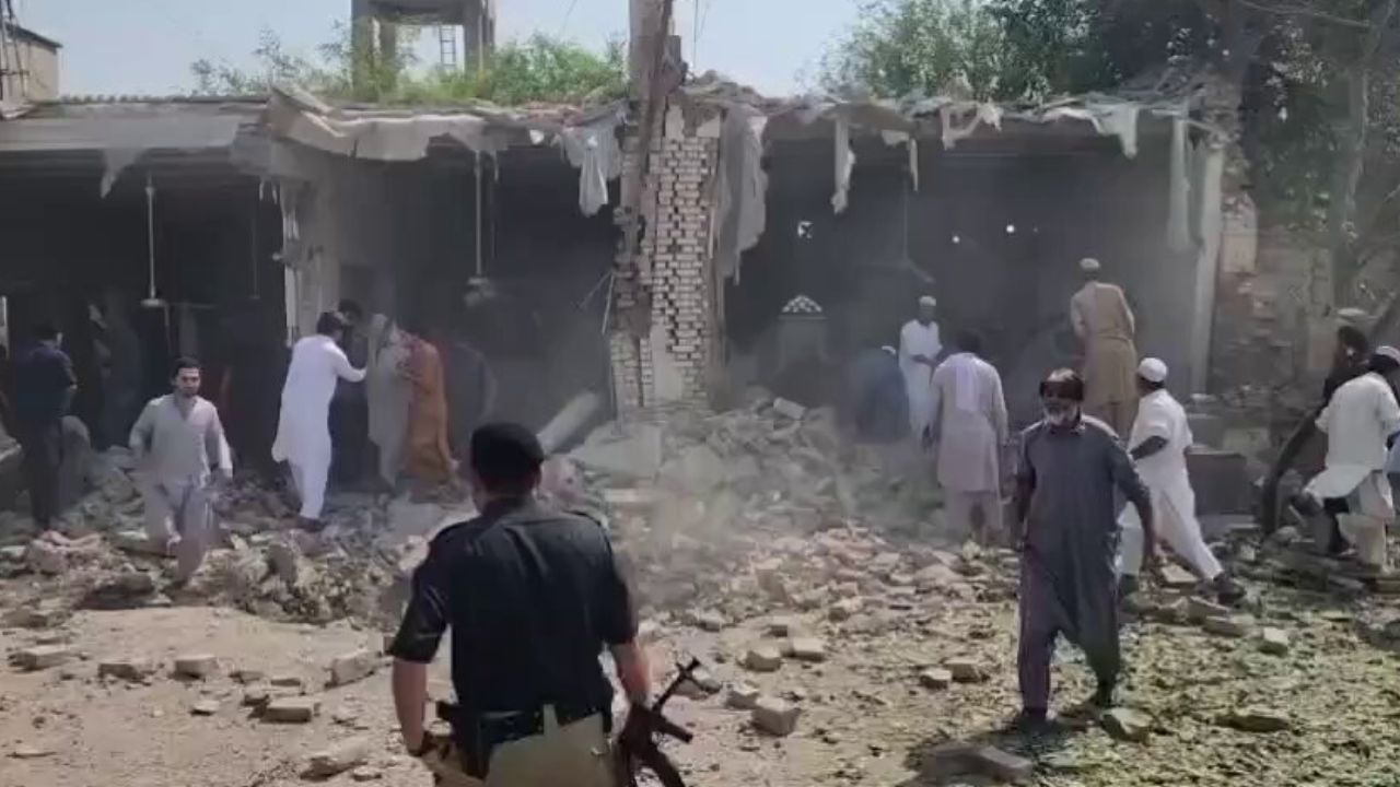 Pakistan'da bombalı saldırı: 20 ölü, 55 yaralı