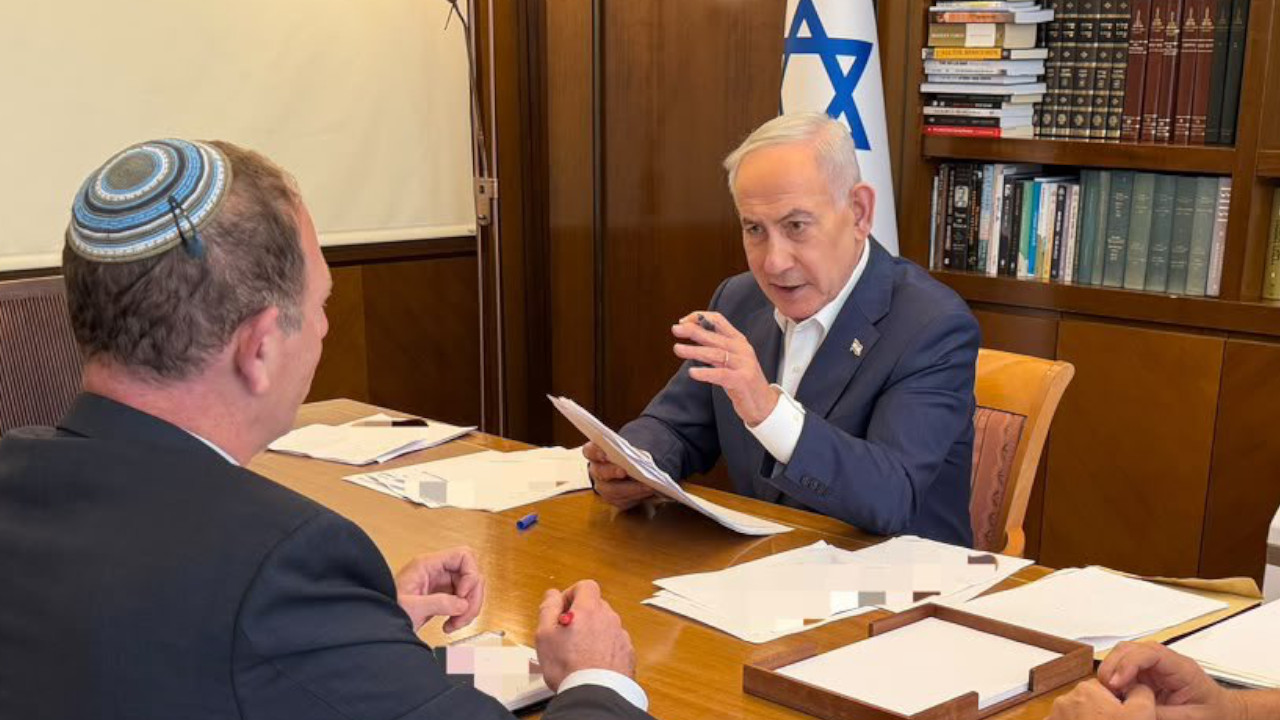 İsrail basını: Netanyahu BAE ziyaretinde Arap ülkelerinin temsilcileriyle görüştü