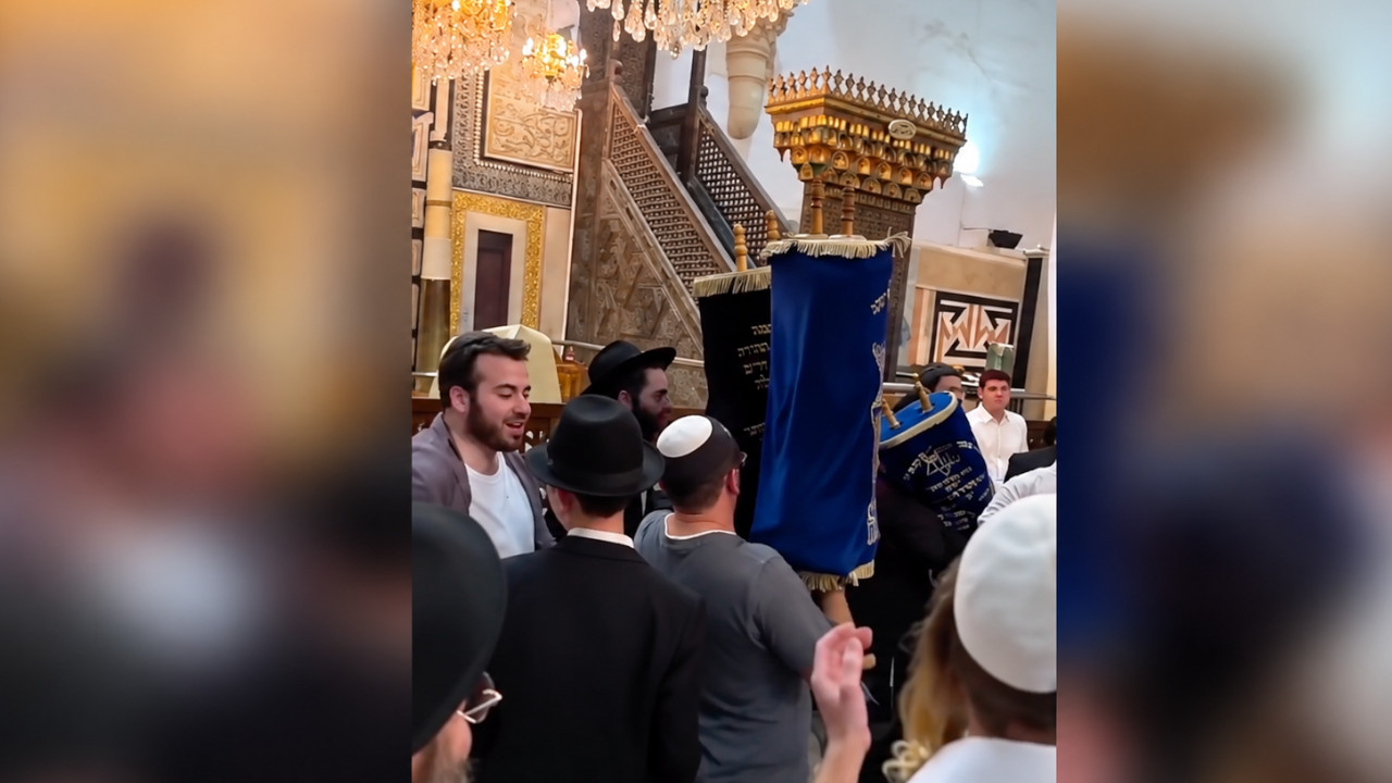 Yahudi işgalciler Harem-i İbrahim Camii'nde şarkı söyleyip dans etti