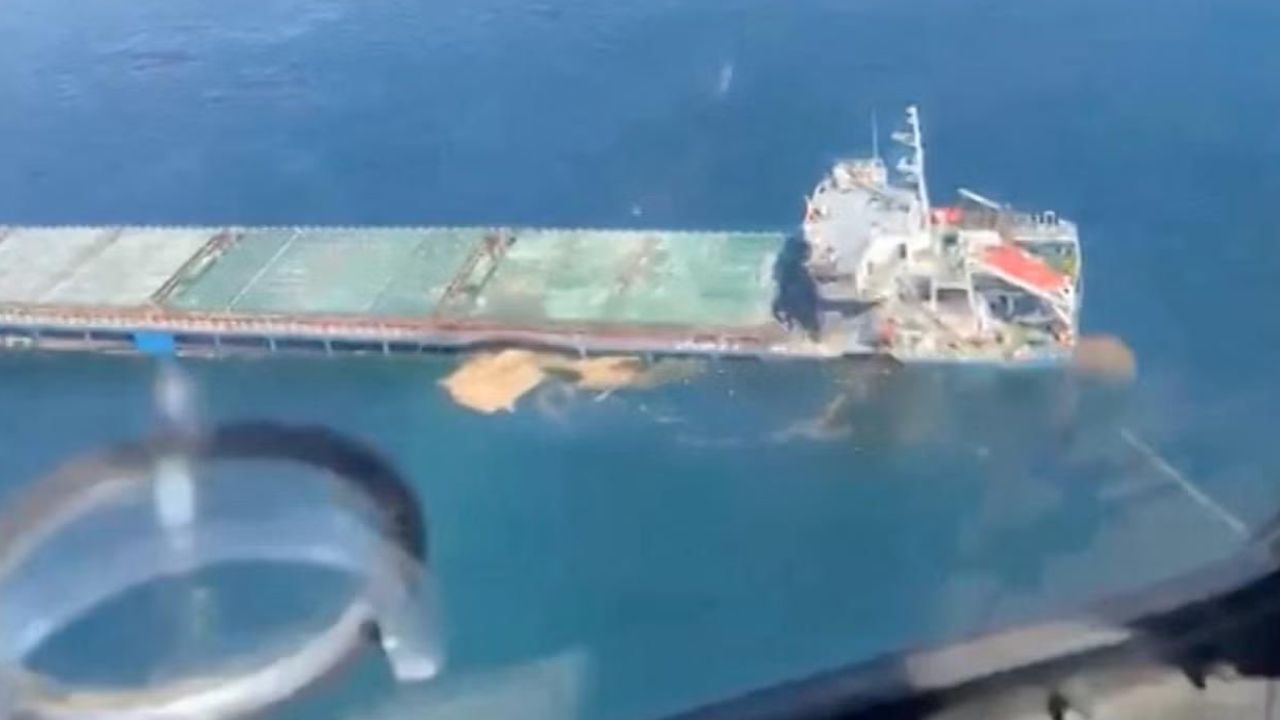 Karadeniz'de saldırıya uğrayan Türk gemisi battı