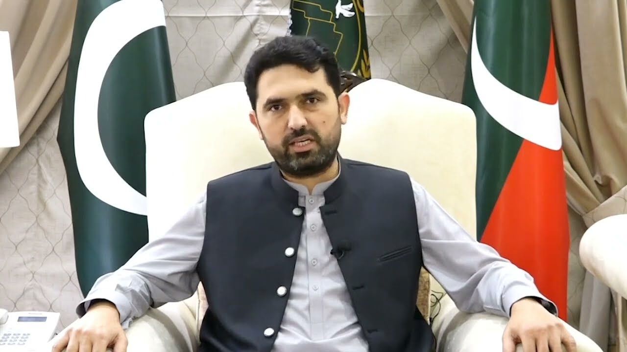 Pakistan'da ordu yönetimi, Hayber Pahtunhva eyaleti başbakanını tutukladı
