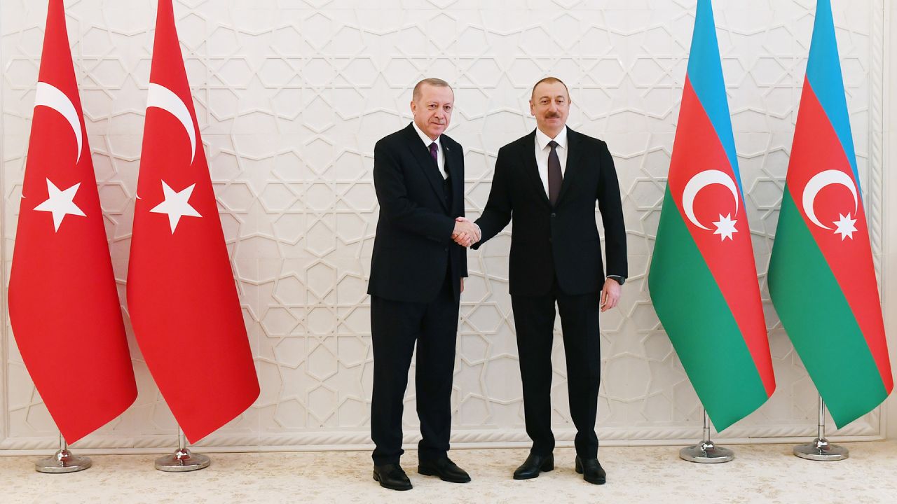 Azerbaycan yönetiminden Türkiye'ye "başörtüsü" tepkisi: "İç işlerimize müdahale etmeyin"