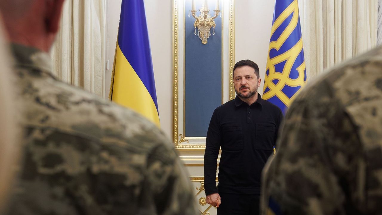 Zelenskiy: Rus rafinerilerini vurmayı sürdüreceğiz
