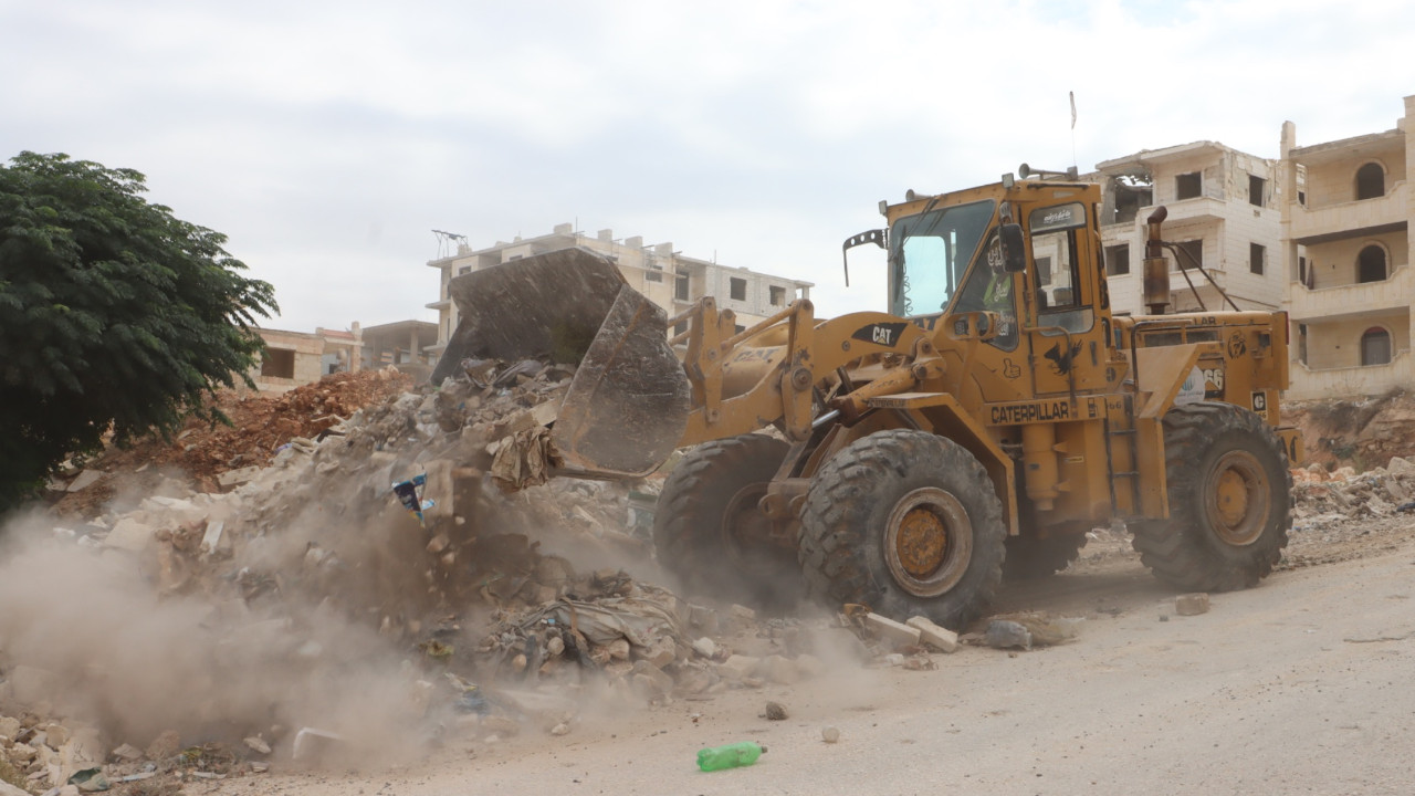 Halep'te enkaz kaldırma çalışmalarının yüzde 40'ı tamamlandı