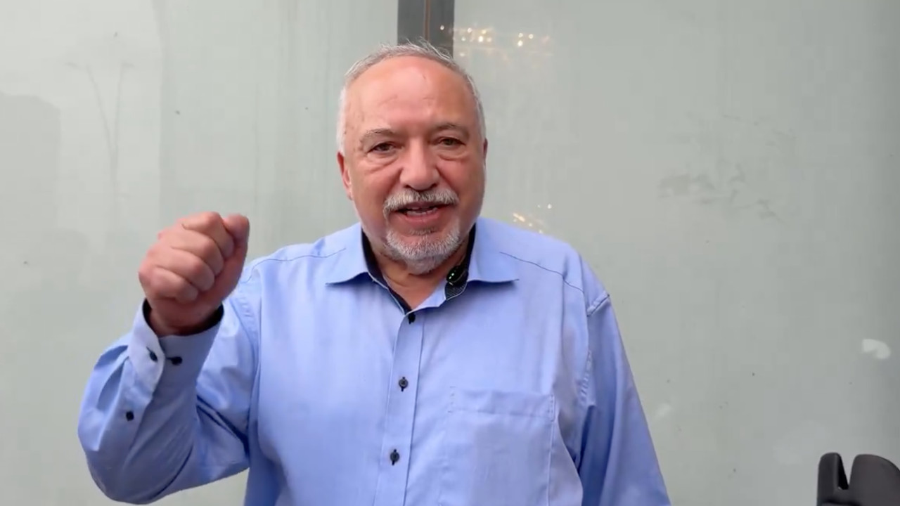 İsrail'de hükümet pazarlığı: Lieberman muhalefet liderlerinin telefonlarına yanıt vermiyor