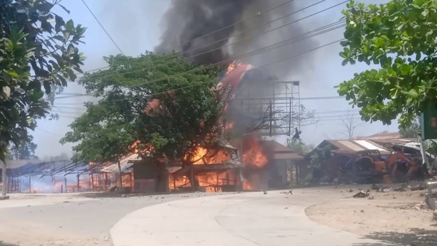 Myanmar'da zulüm yeniden başladı: 45 bin Arakanlı Müslüman ülkeyi terk etti