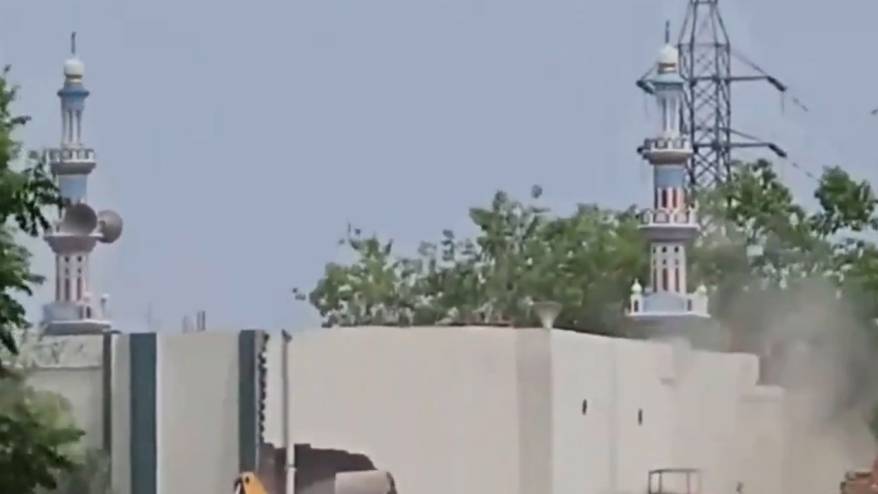 Hindistan yönetimi ülkedeki camileri yıkmayı sürdürüyor