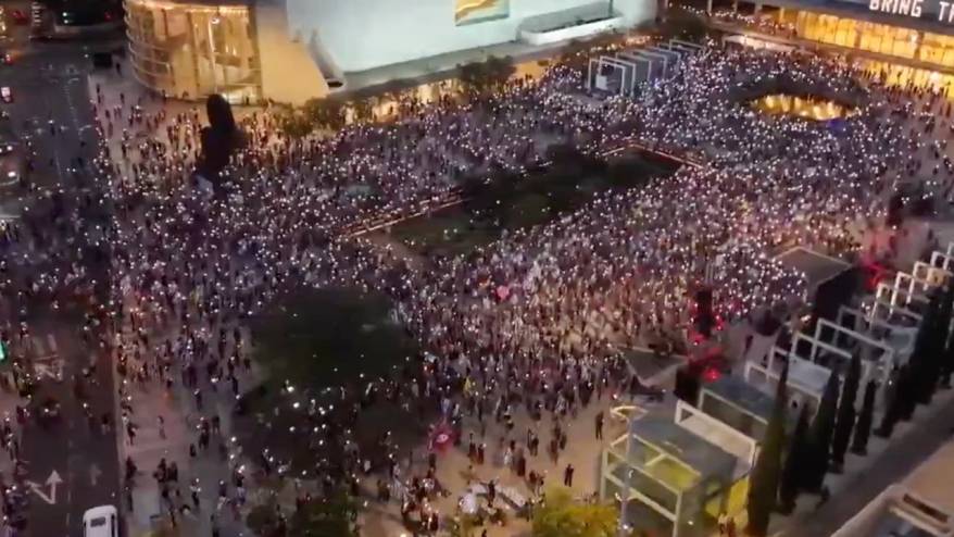 İsrail'de halk Netanyahu'ya karşı sokakta: "Savaşı durdur, rehineleri geri getir"