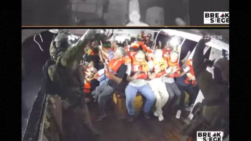 İsrail askerleri uluslararası sularda Gazze'ye giden Handala gemisine baskın düzenledi