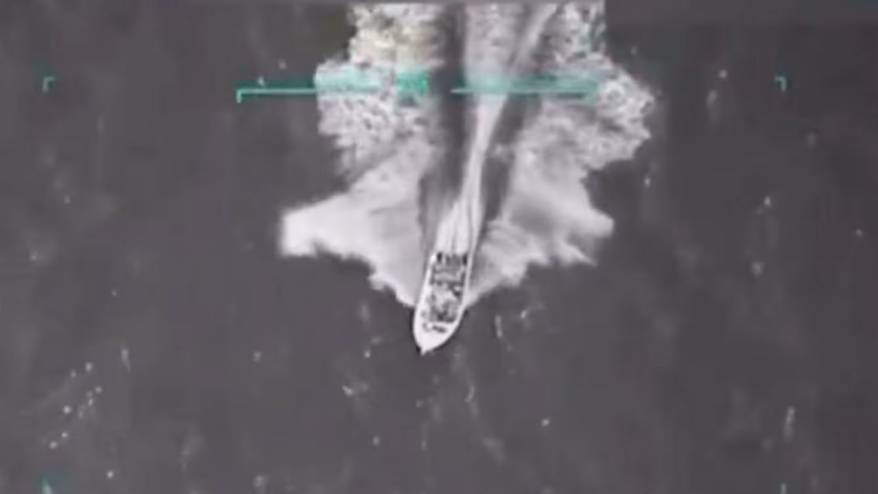 ABD ordusu Venezuela'dan uyuşturucu taşıdığını iddia ettiği bir tekneye saldırdı