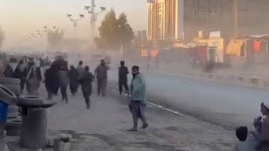 Pakistan ordusu ateşkes müzakerelere sürerken Afganistan'a saldırdı