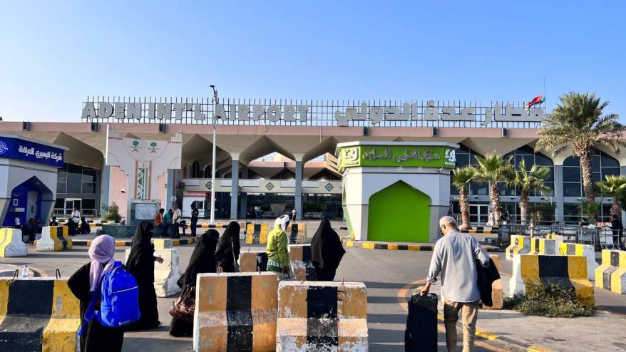 Yemen'de BAE destekli güçler, geçici başkent Aden'in havalimanını kapattı